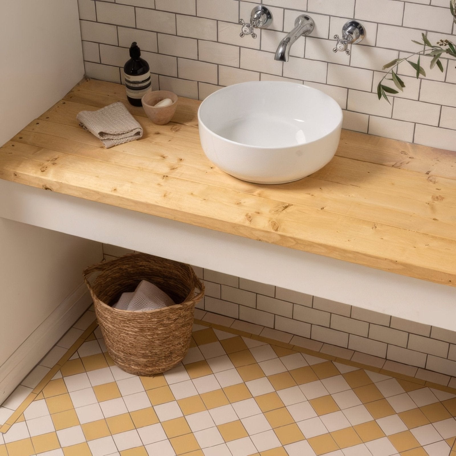 Exeter Dover White & Hawthorn Yellow