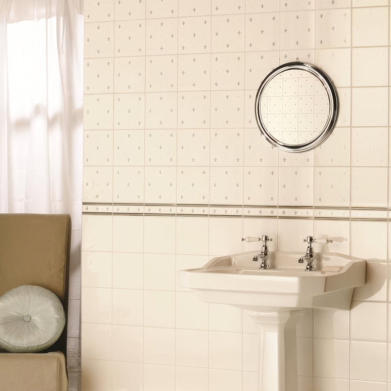 Fleur de Lis Border Platinum on County White