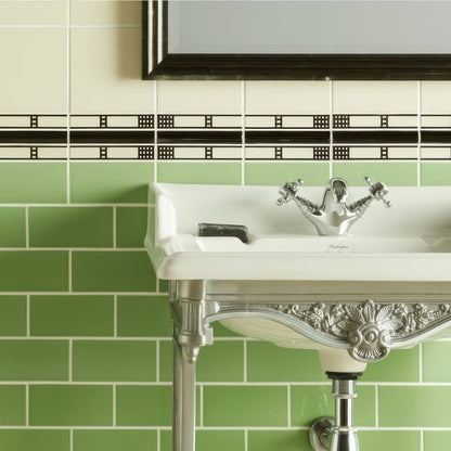 Glasgow Rose Border On County White