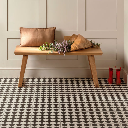Harlequin Small Black on Chalk
