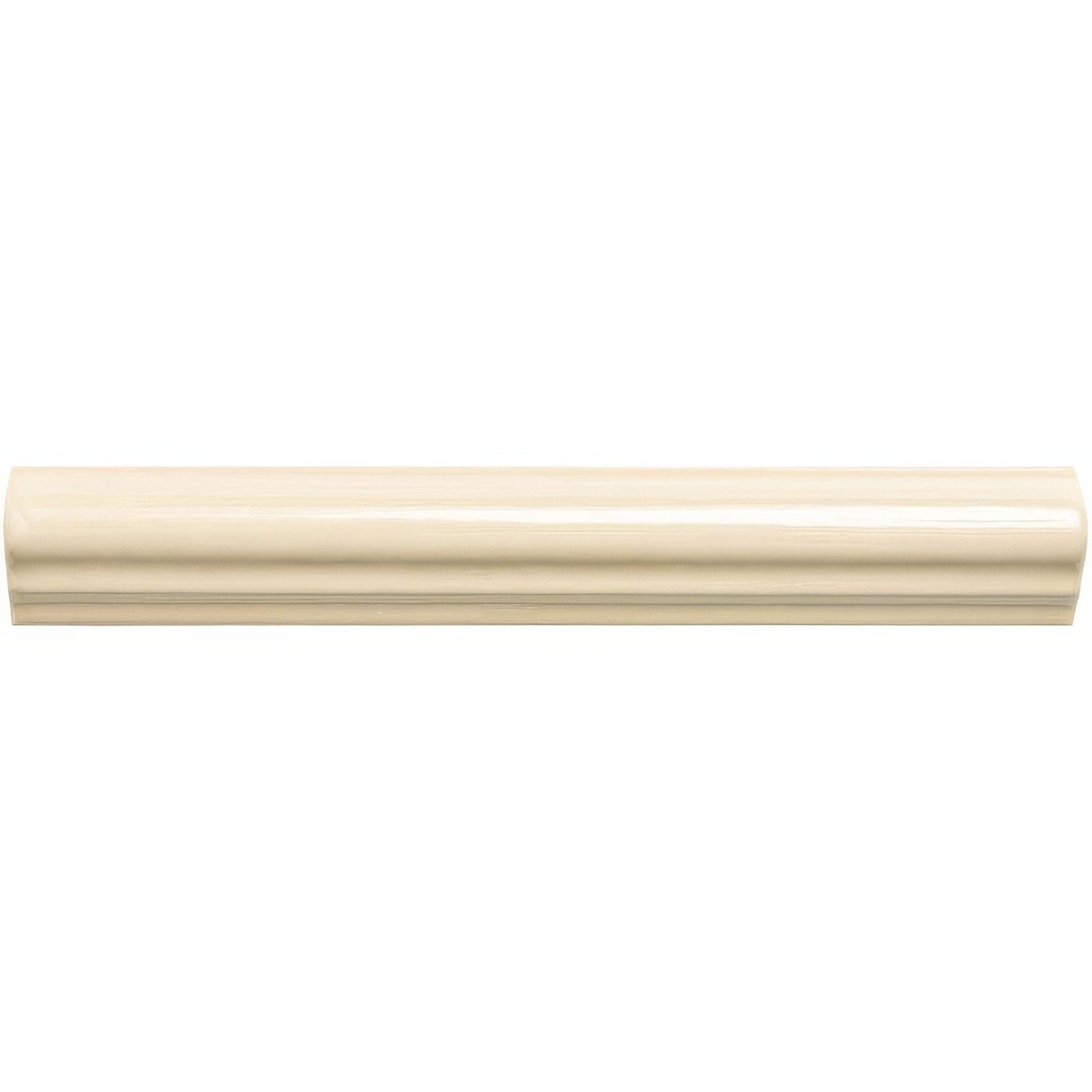 Cream-colored glossy ceramic hemp ogee moulding with smooth slightly curved crown profile for interior trim