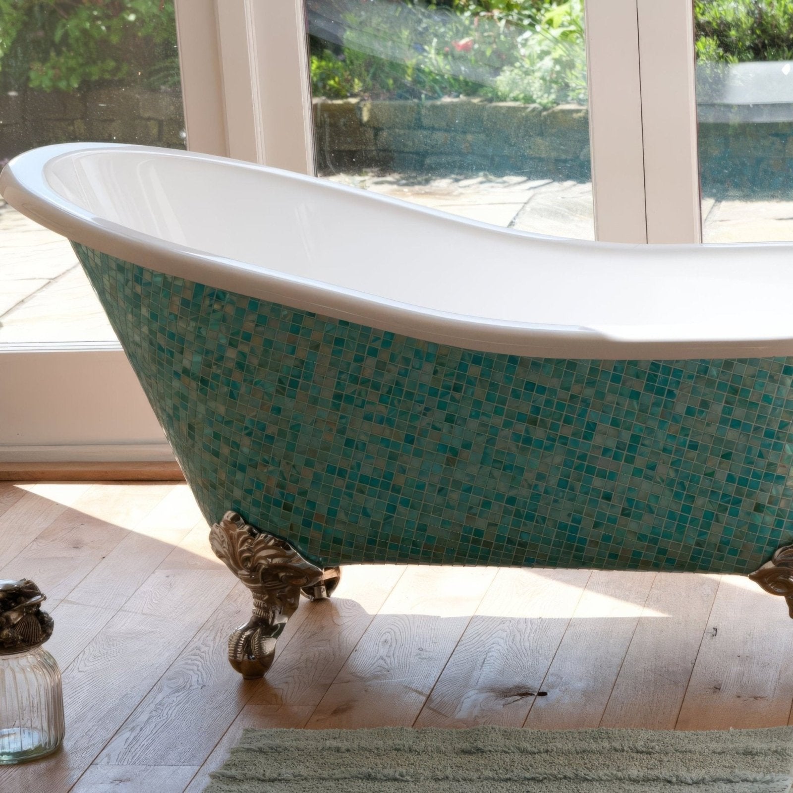 Vintage-style freestanding bathtub jade 25mm square with white interior teal mosaic tiles and bronze claw feet