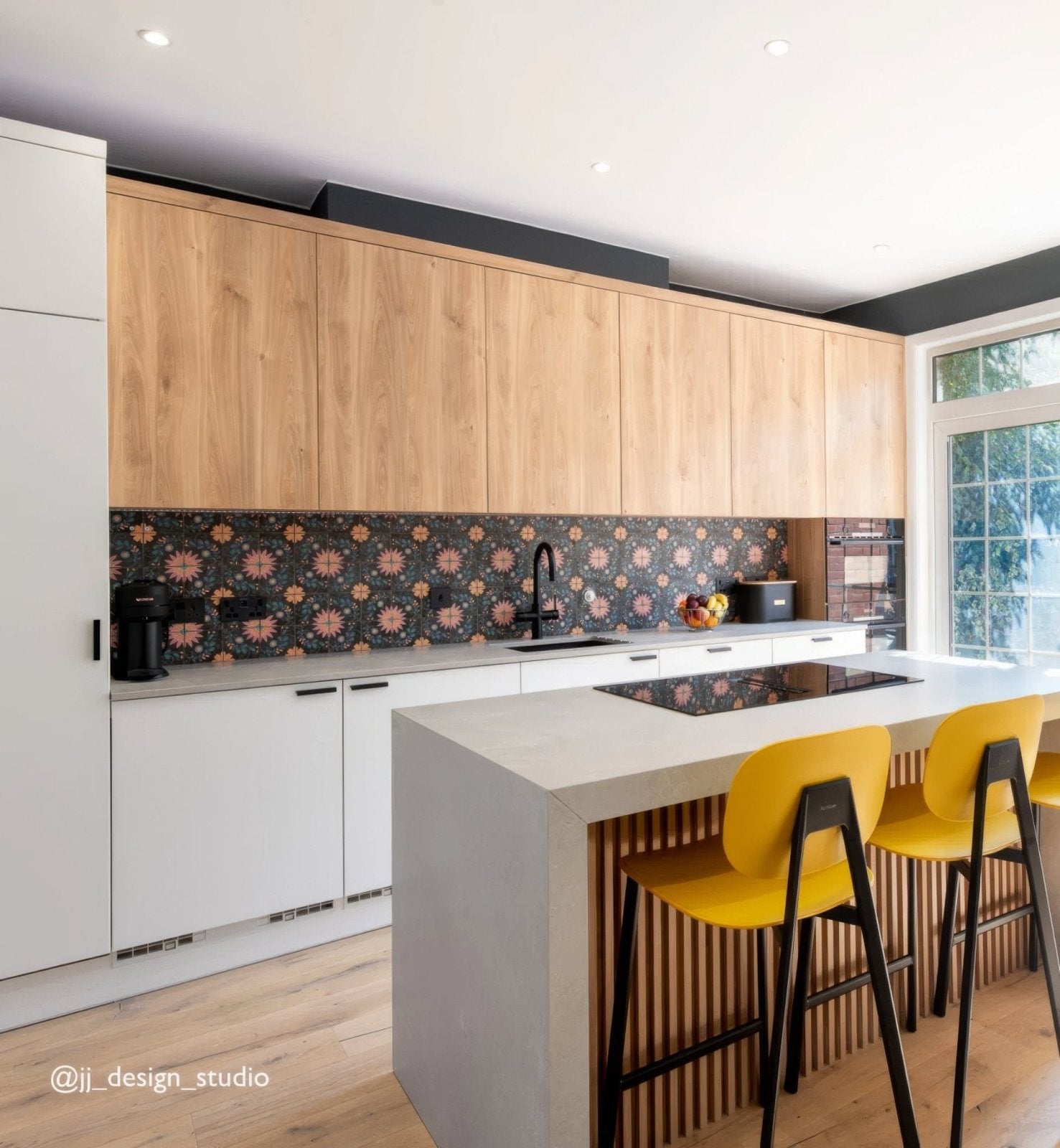 Kelmscott Blackwell Patterned Tile