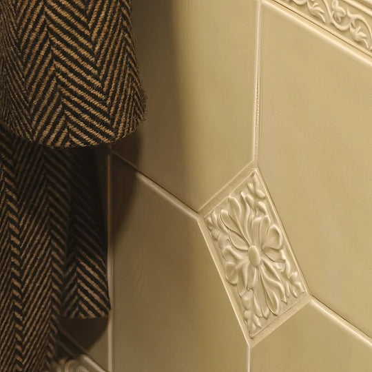 Hampstead Moulding Lavenham - alternate view