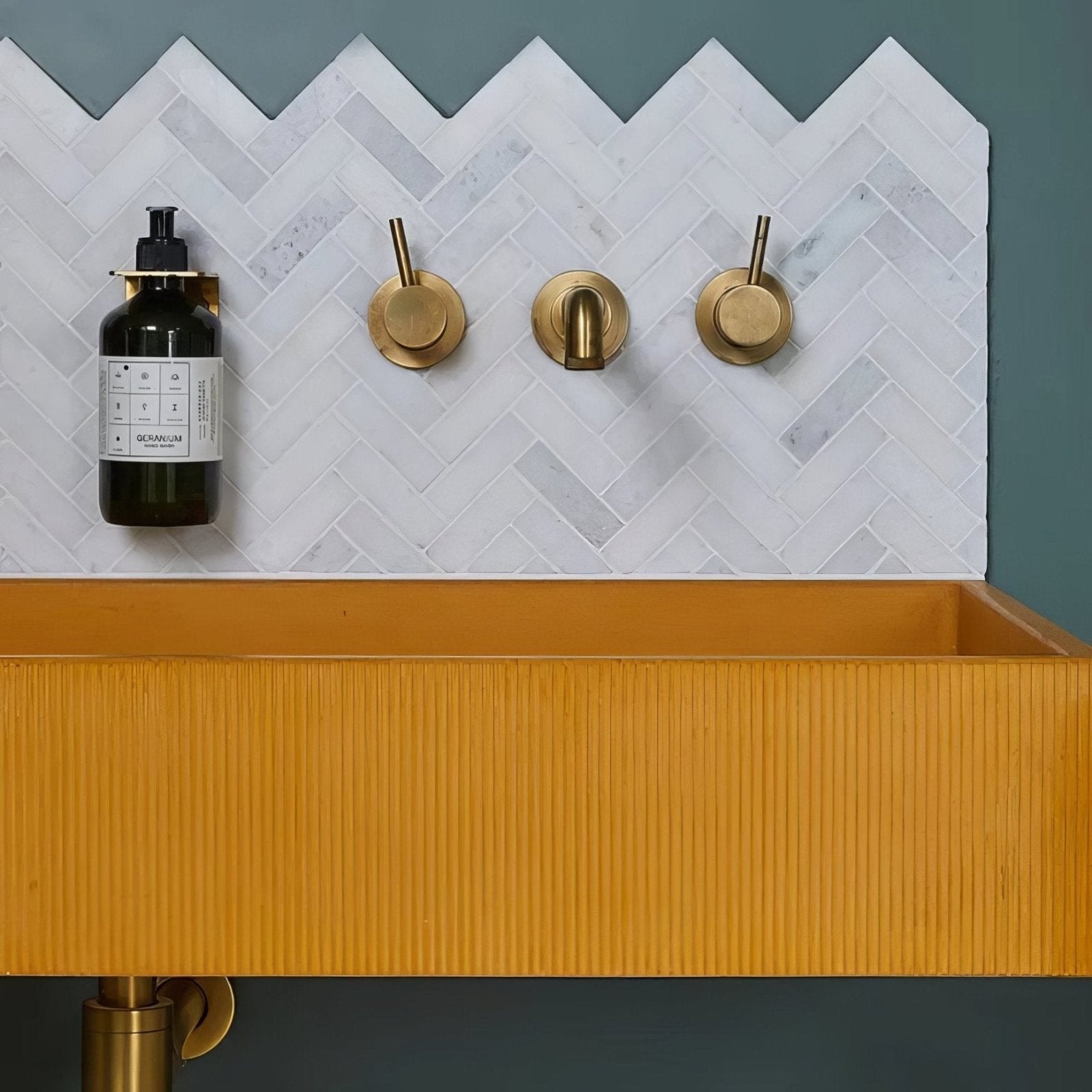 Long Island Marble Herringbone Mosaic – detail view 4