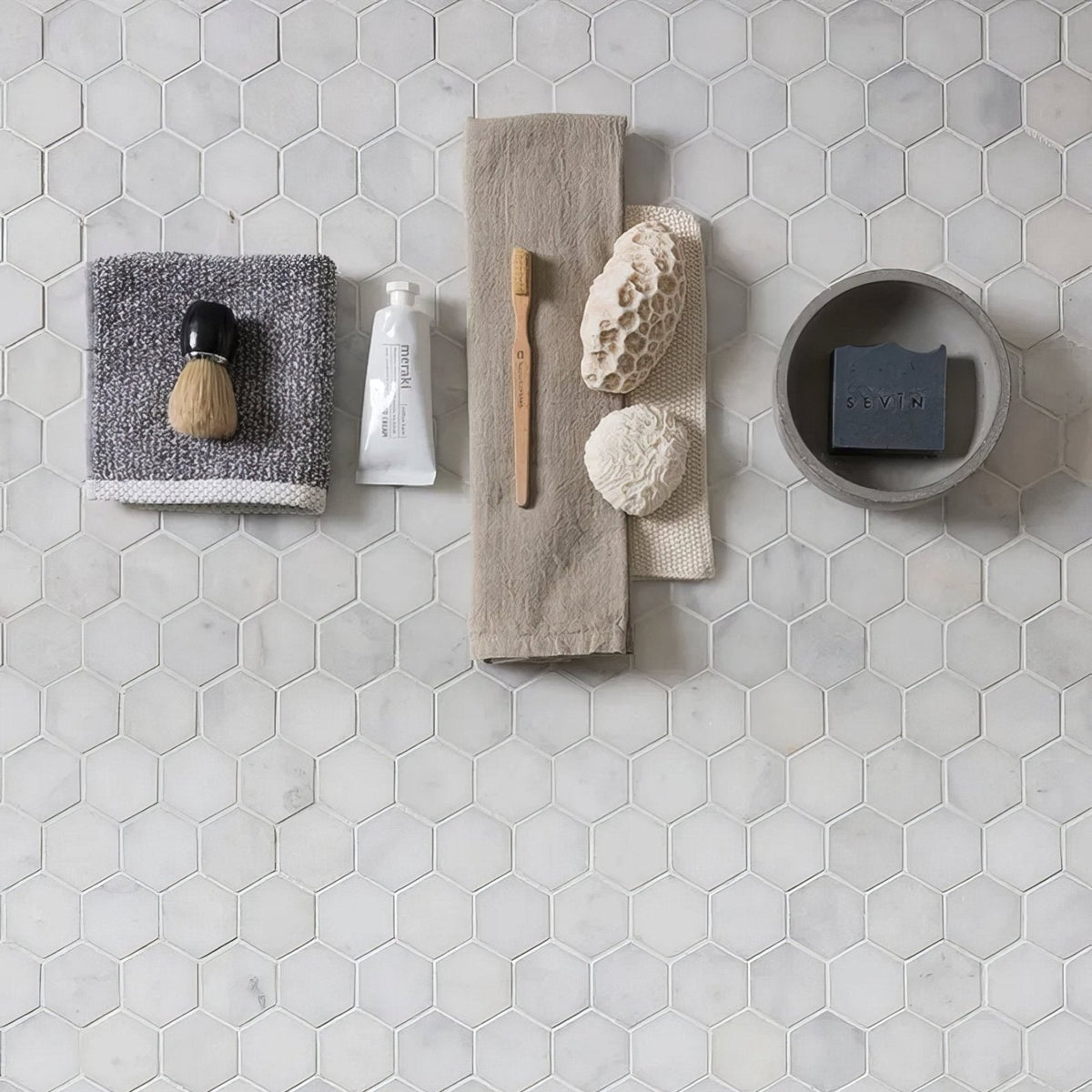 Long Island Marble Small Hexagon Mosaic – detail view 2