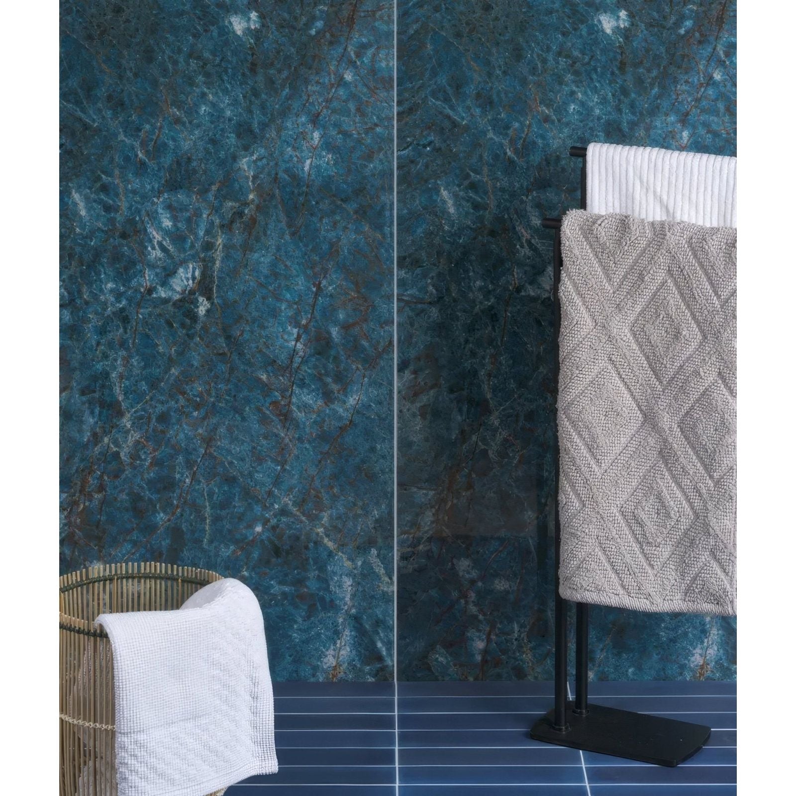 Marble Luxe Porcelain Azzurro in a bathroom setting