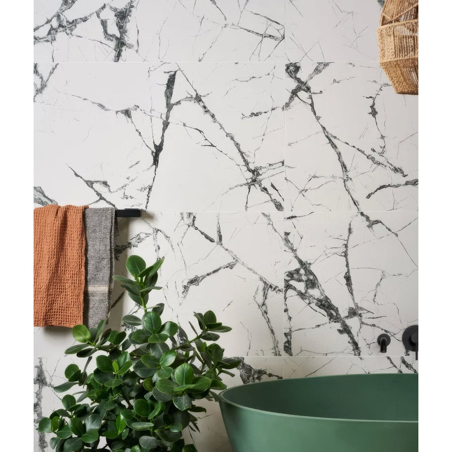 Marble Luxe Porcelain Iceberg – close-up of marble surface texture
