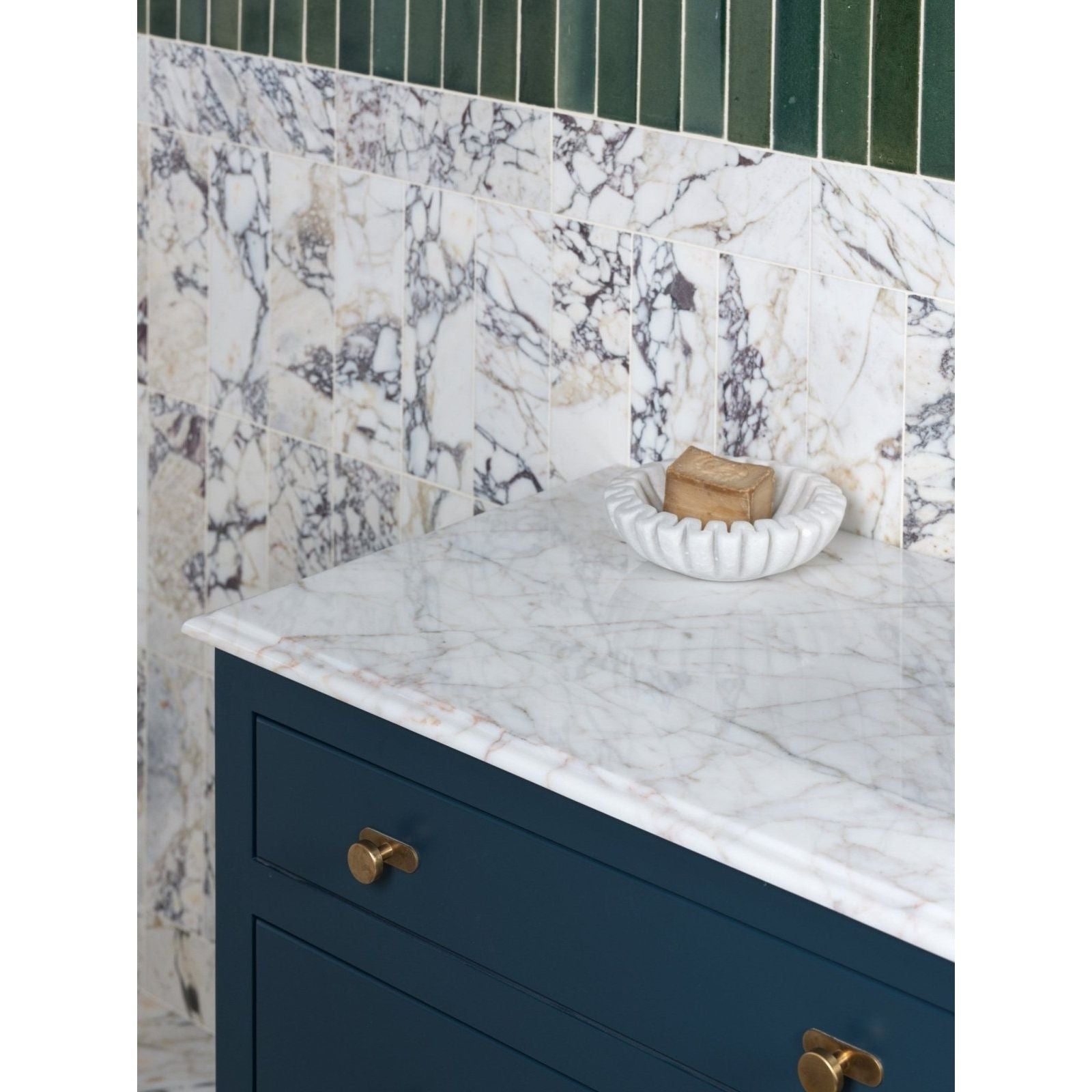 Medici Viola Marble Honed Brick white marble brick tiles with a fluted soap dish