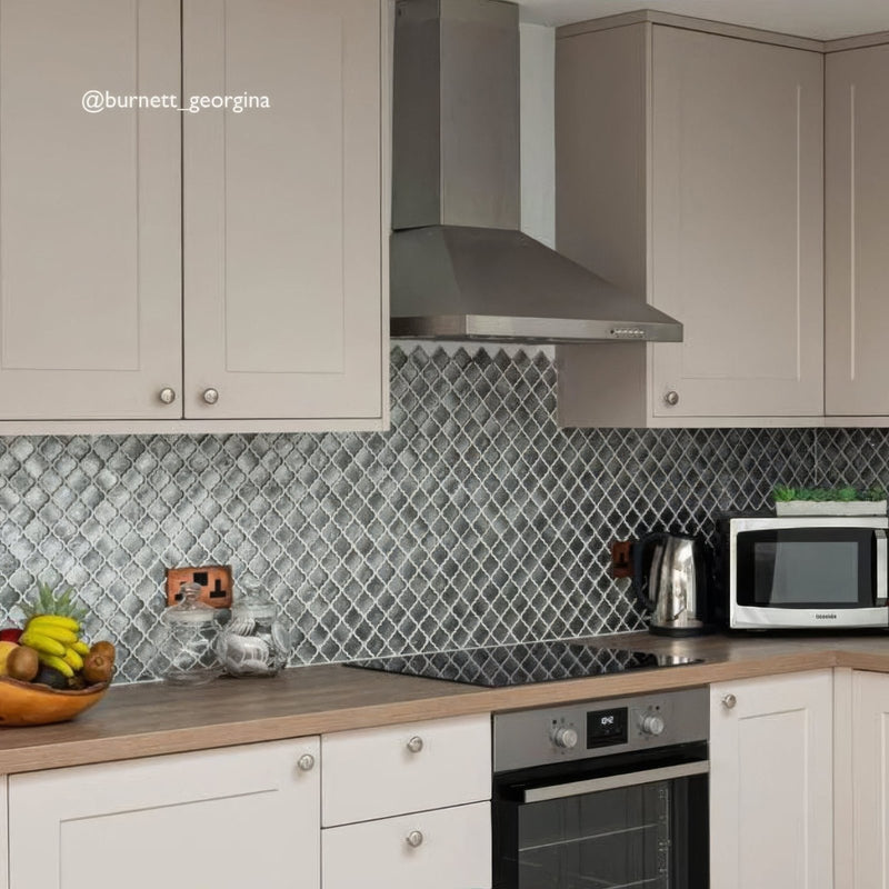 Metallic Vitreum Argentum Arabesque Silver Glass Tile used in a kitchen splashback