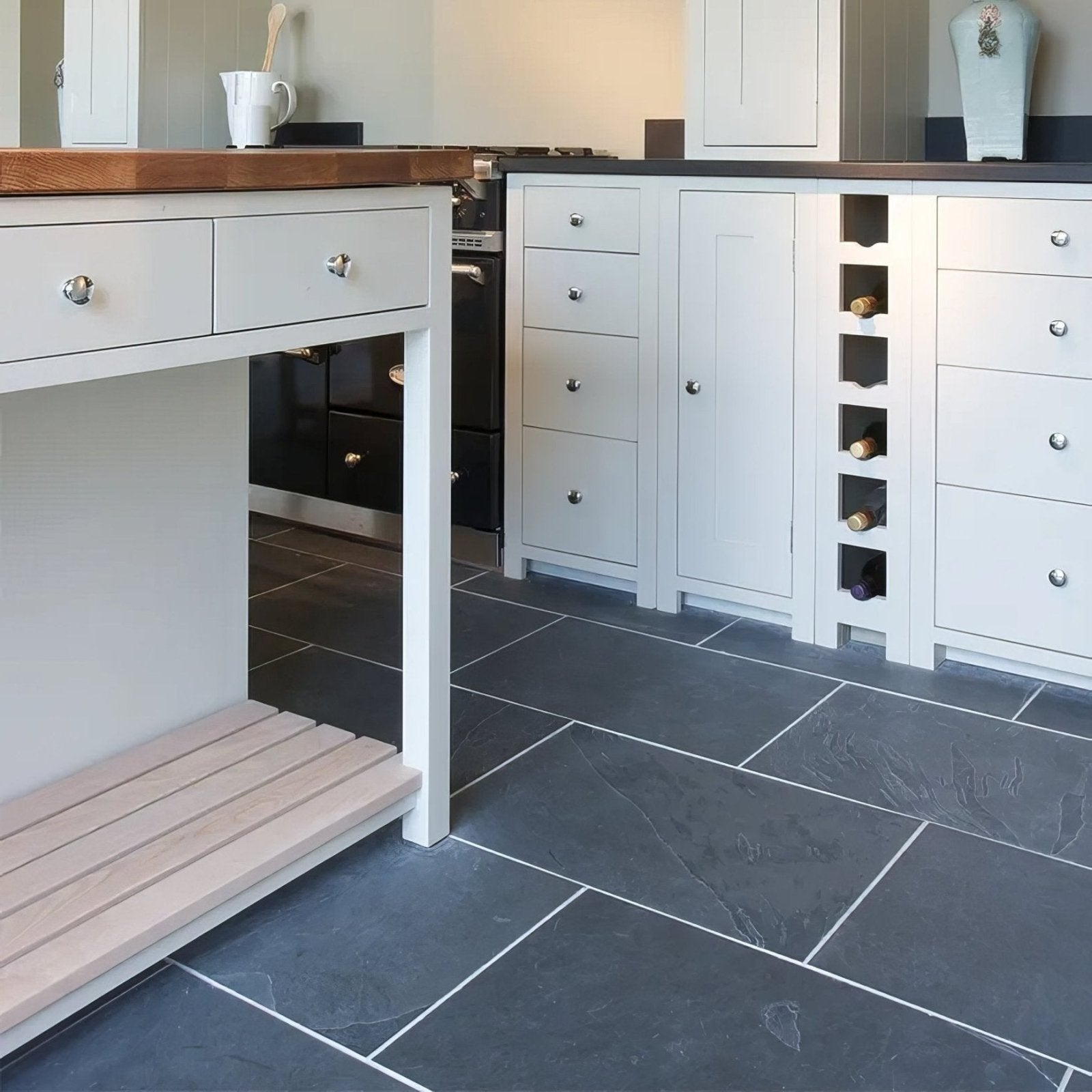 Metropolitan Slate Riven Finish – close-up surface detail