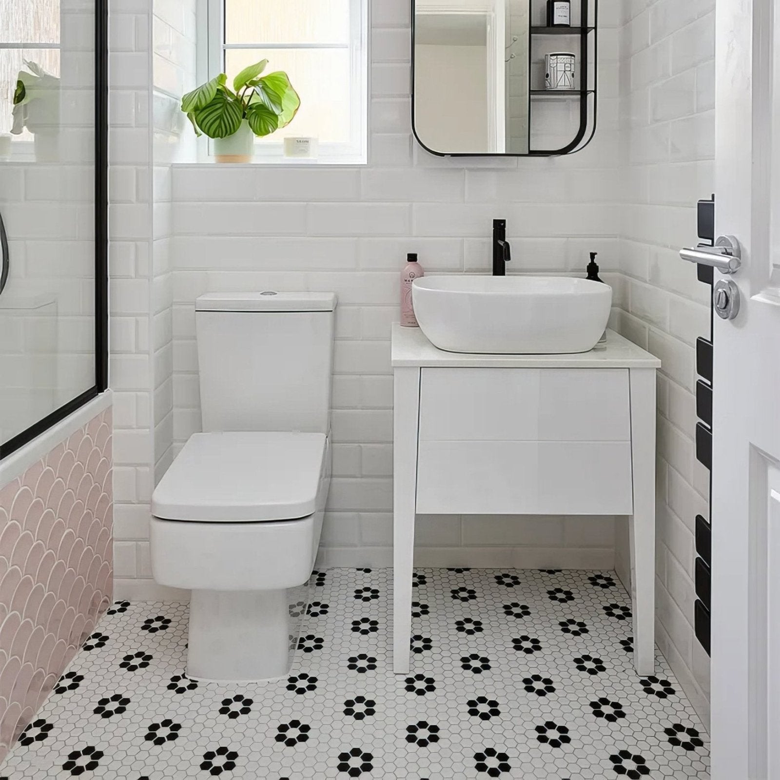 Mono Hex Porcelain Mosaic Daisy