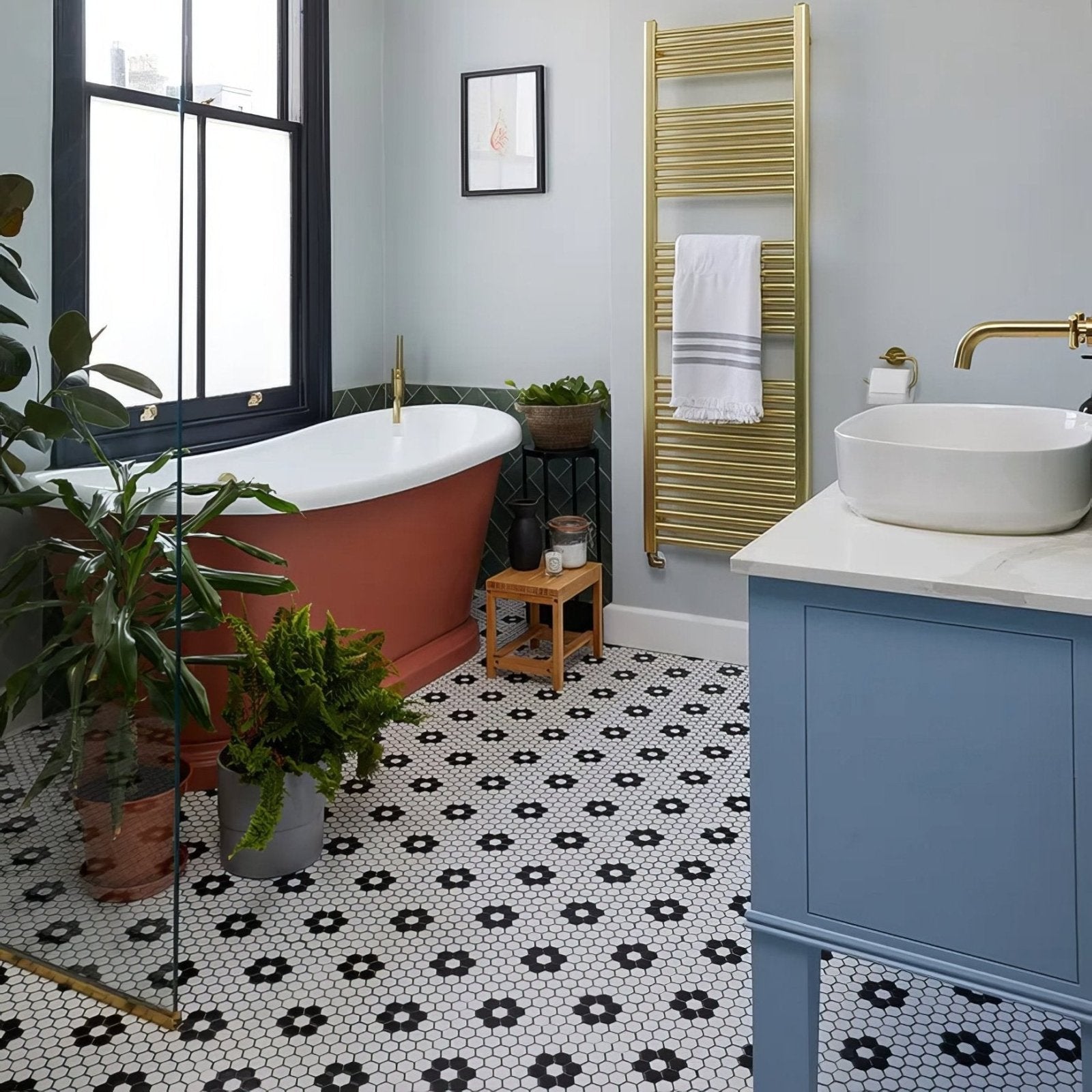 Mono Hex Porcelain Mosaic Daisy