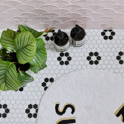 Mono Hex Porcelain Mosaic Daisy