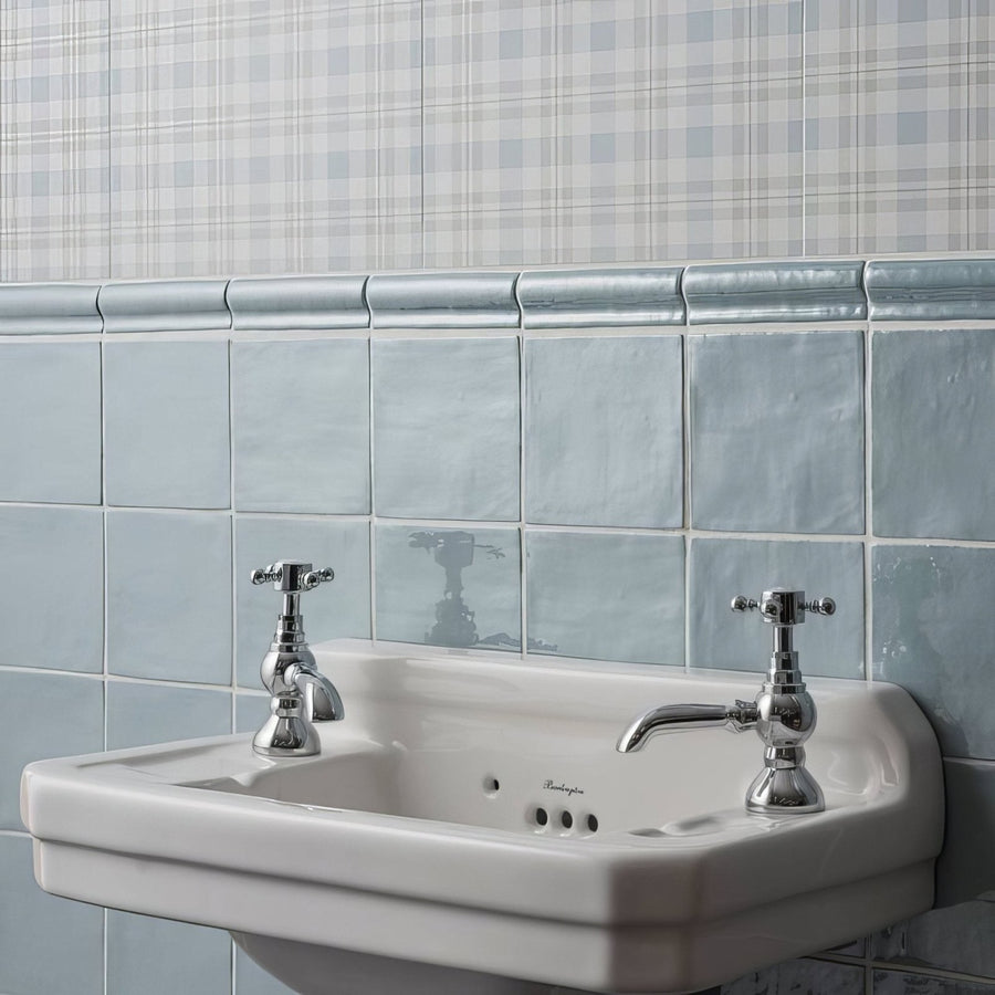 White ceramic wall-mounted Nova Scotia Mahone sink 60x30cm with chrome cross-handle faucets