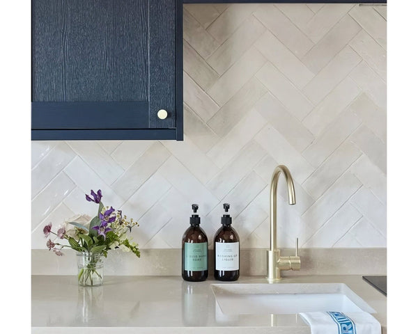 Oasis Ceramic White Gloss Wall Tile 20x6.5cm