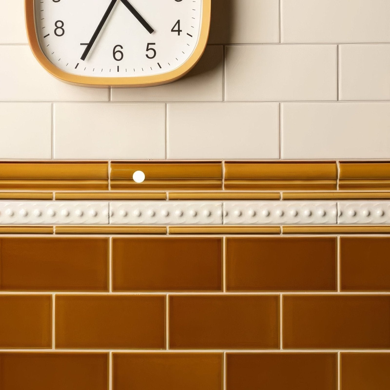Ochre Omega Moulding – detail view 2