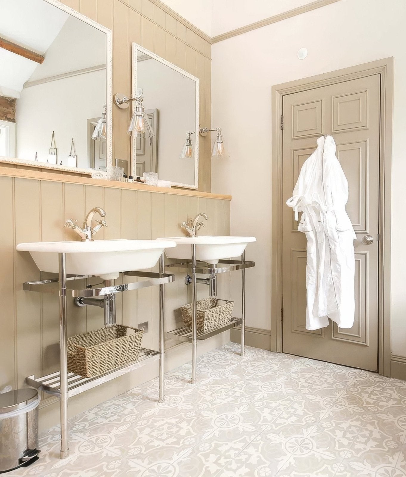 Parisian Chic Porcelain Lilas