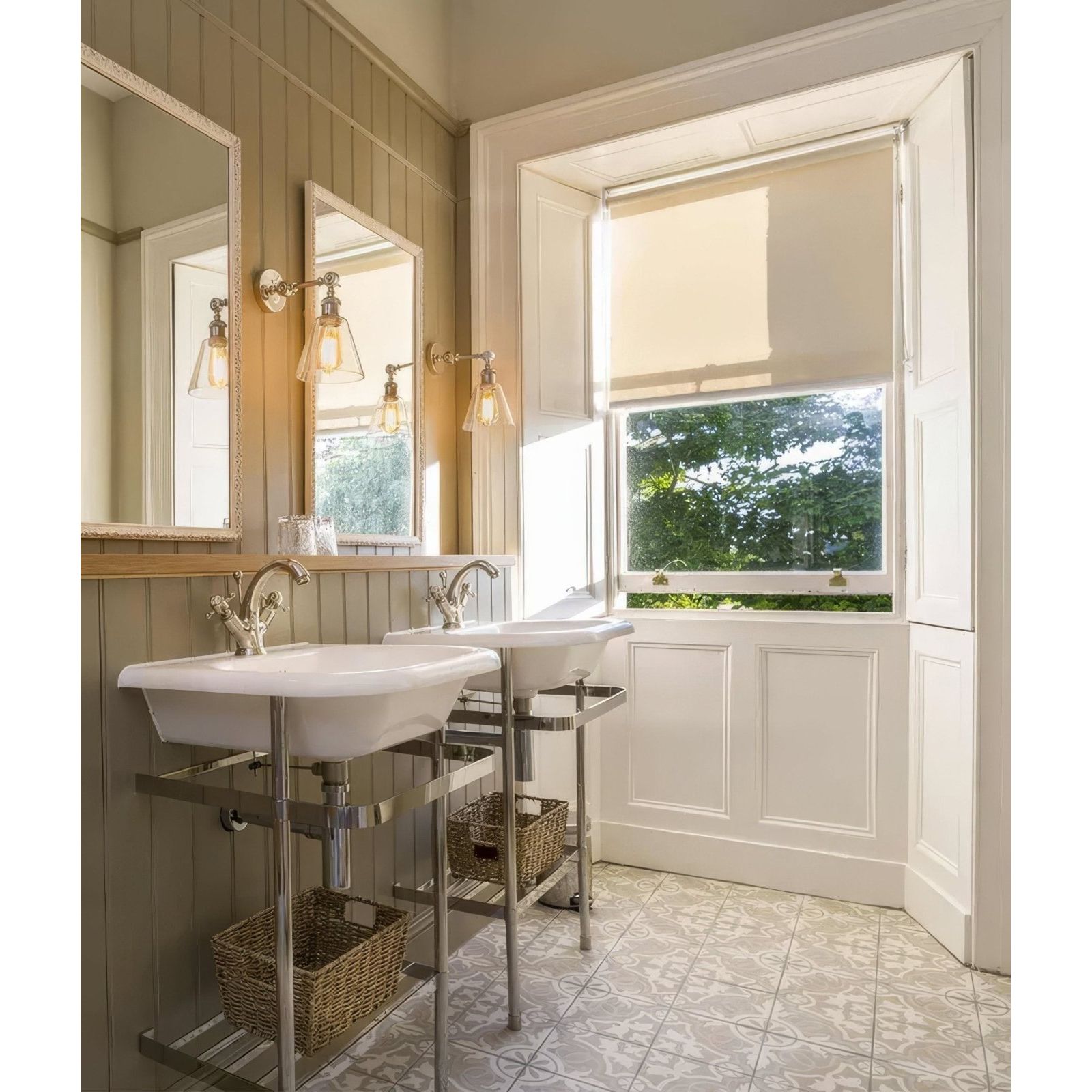 Parisian Chic Porcelain Lilas