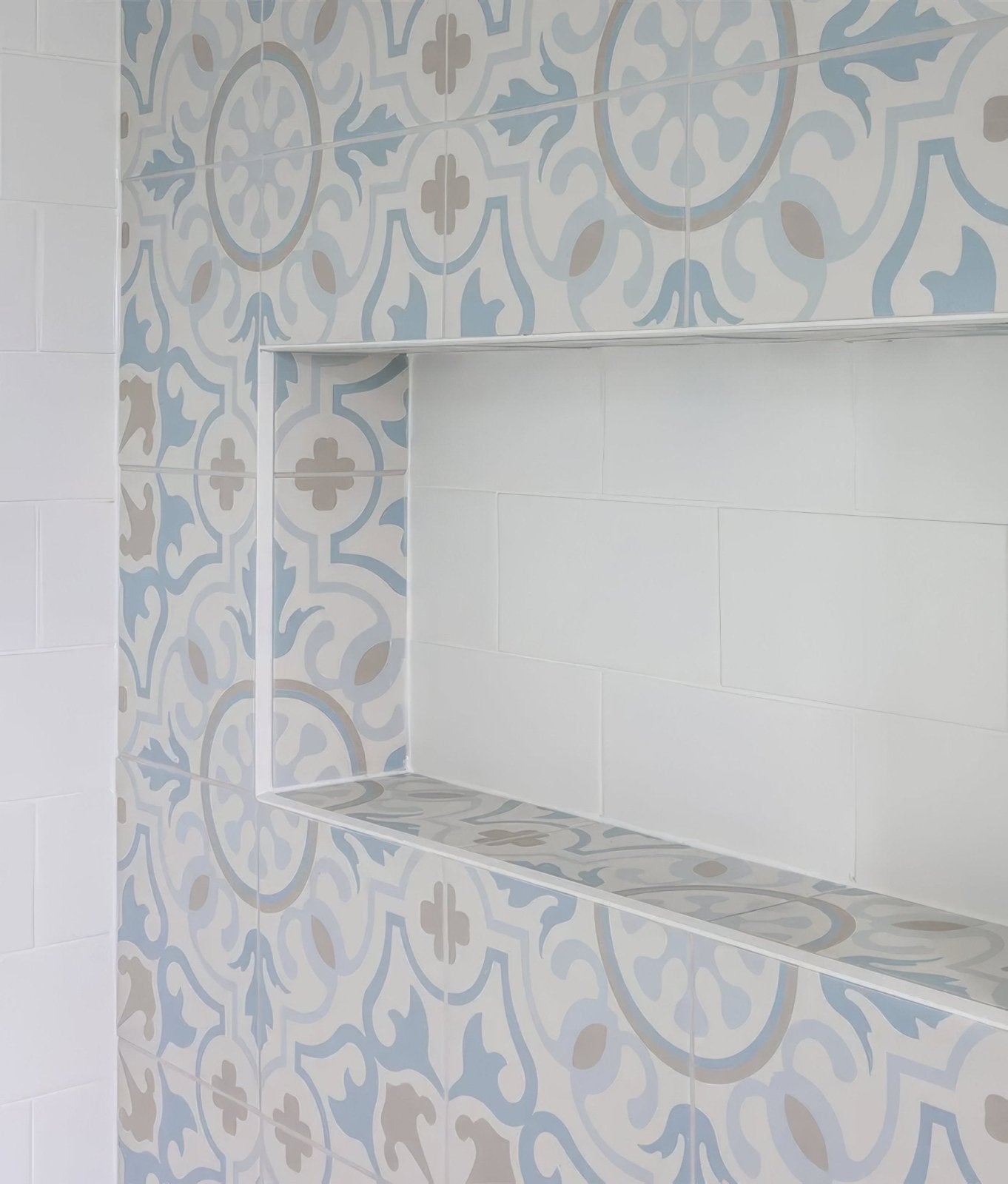 Parisian Chic Porcelain Paix