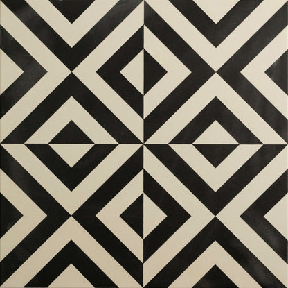 Penshaw Black On Chalk