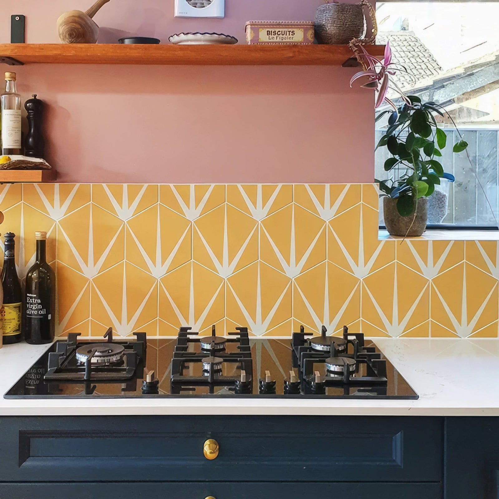 Lily Pad Porcelain Custard Wall & Floor Tile 23x20cm – detail view 4