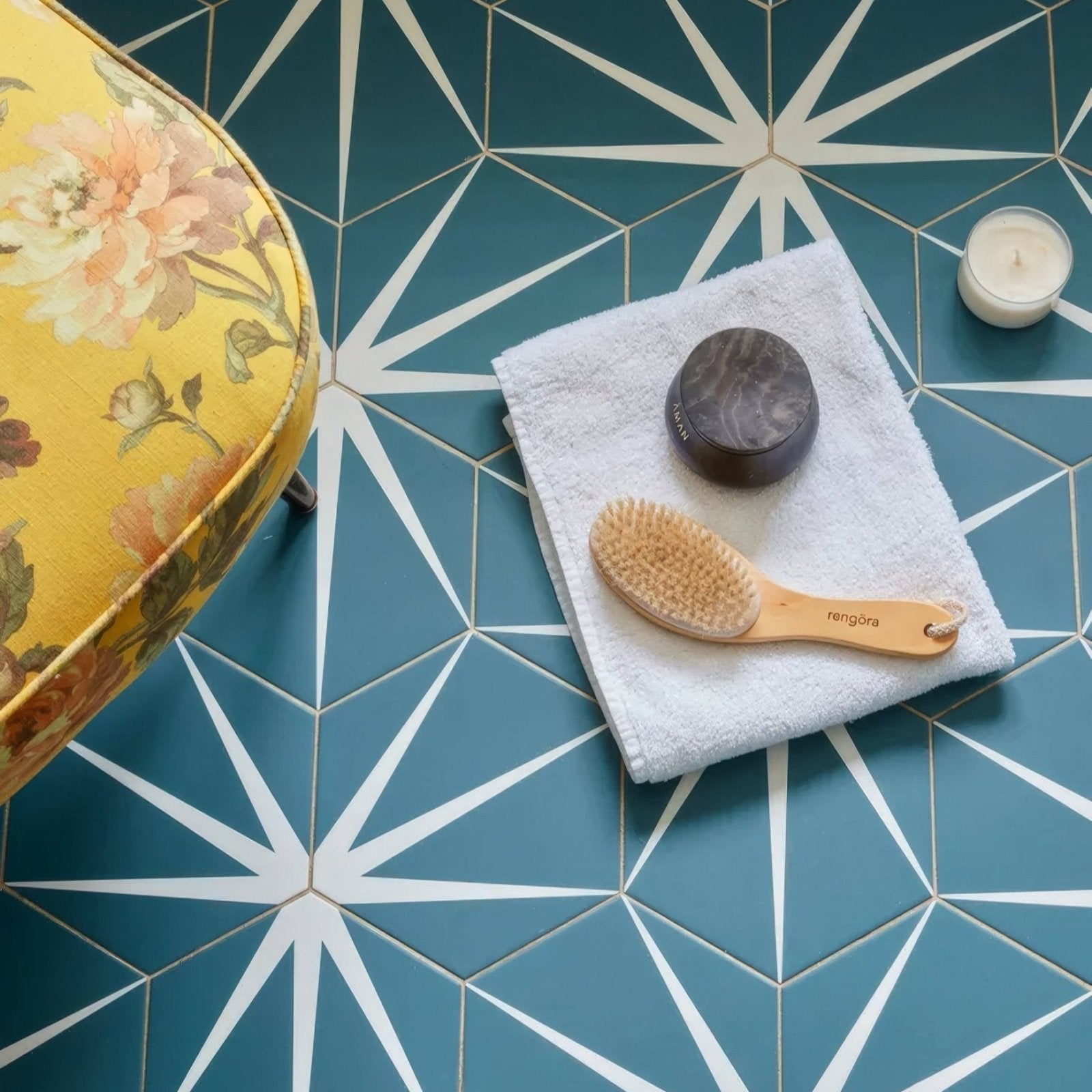 Portare Lily Pad Porcelain Peacock