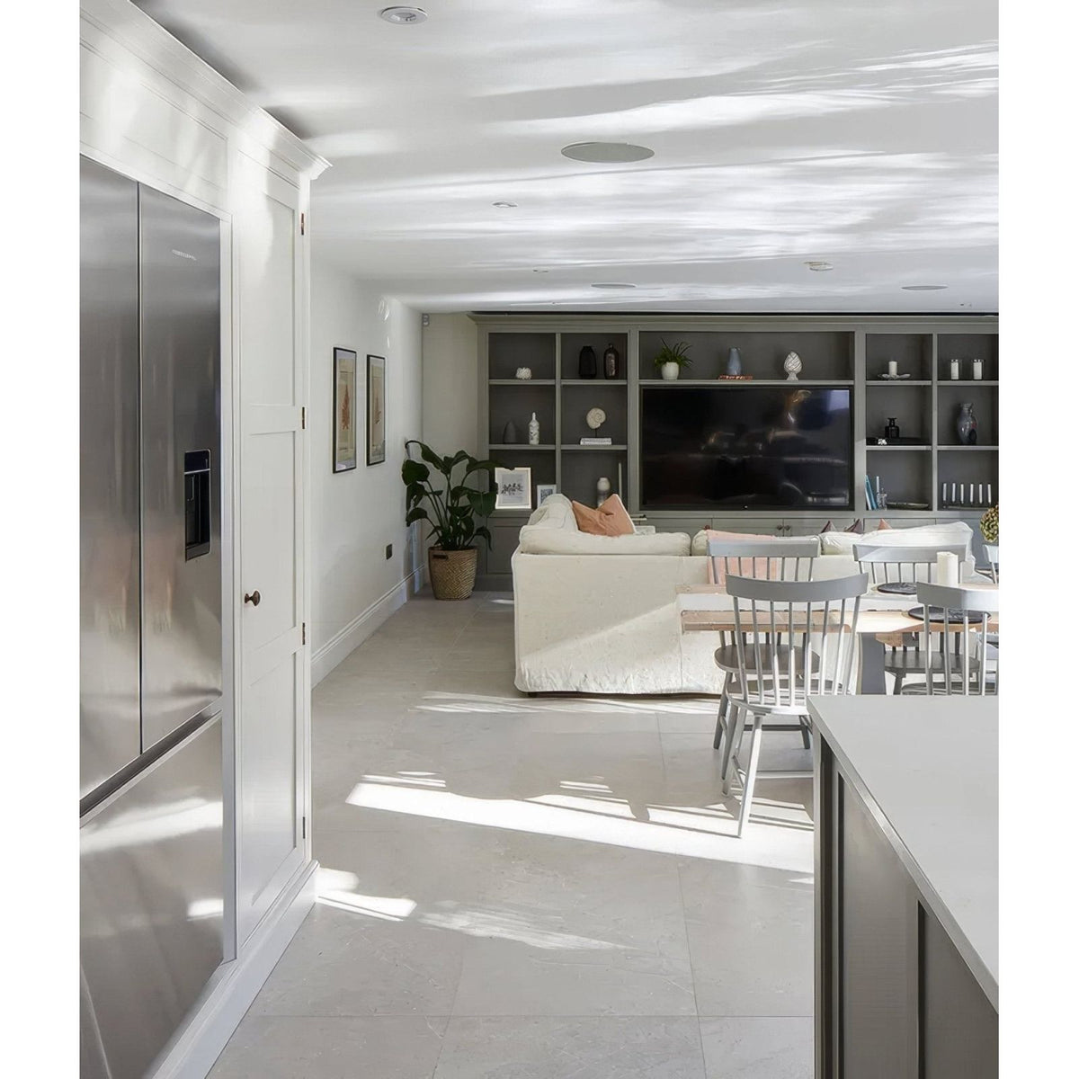 Riverside Porcelain Perla – close-up of porcelain surface texture