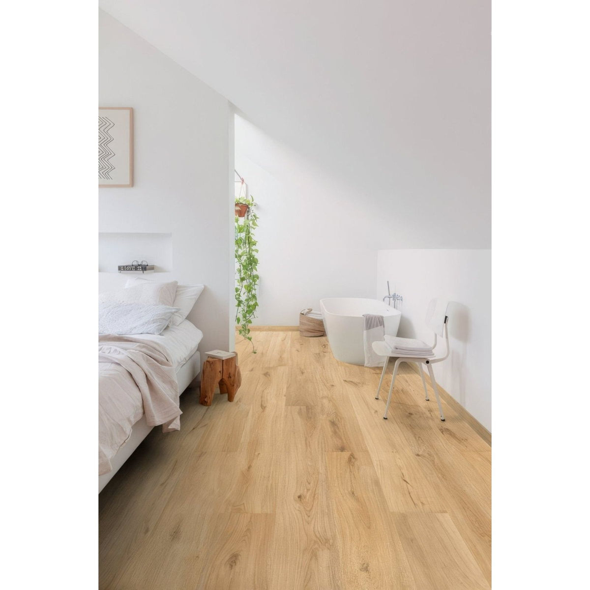 Sabayon F101 XL vinyl planks in light oak color with natural wood grain hardwood flooring texture