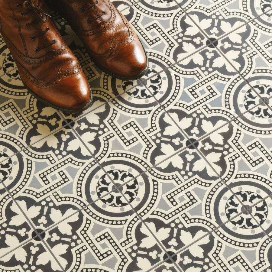 Salisbury Black on Dover White – close-up detail