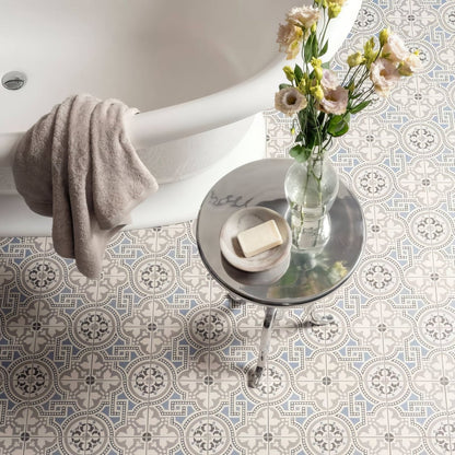 Salisbury Blue on Dover White