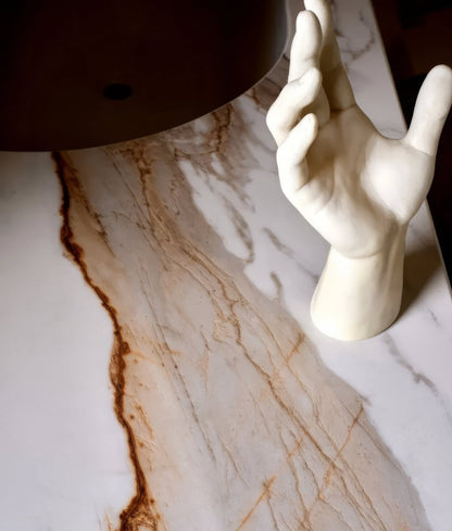 Sculpture Grande Porcelain Calacatta Maximus