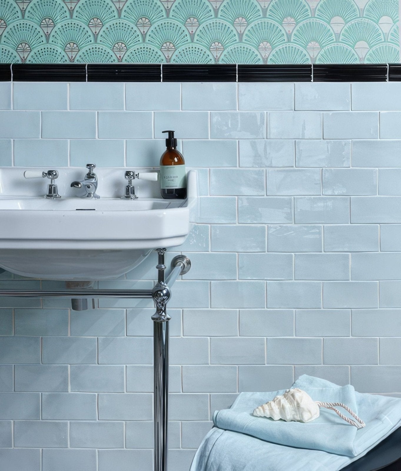 Seaton Ceramic Gulls Egg