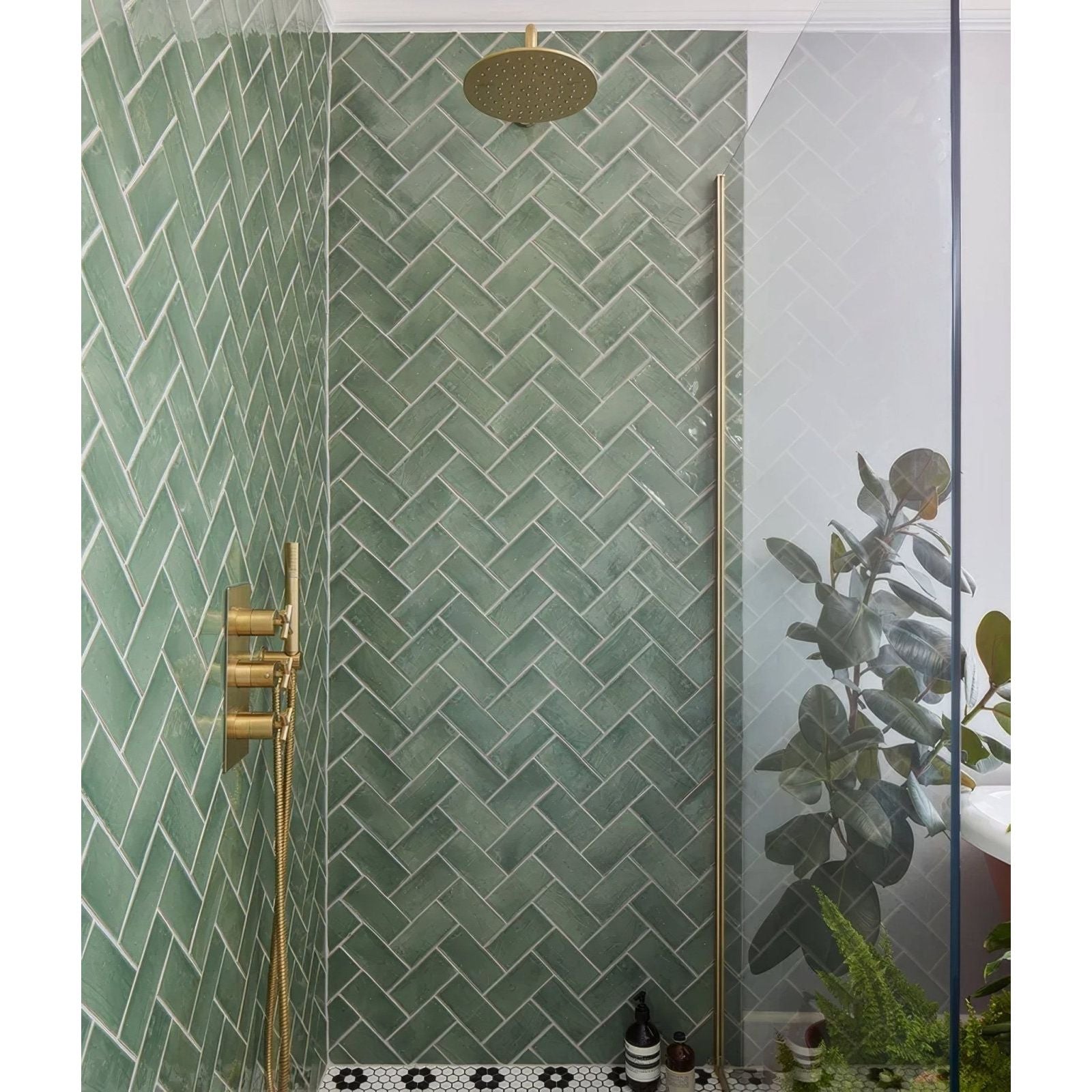 Seaton Ceramic Sea Cabbage in a bathroom setting (3)