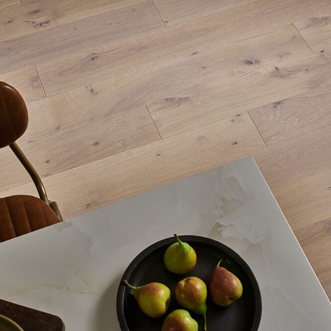 Stonehaven Strait Oak light oak wood-effect flooring