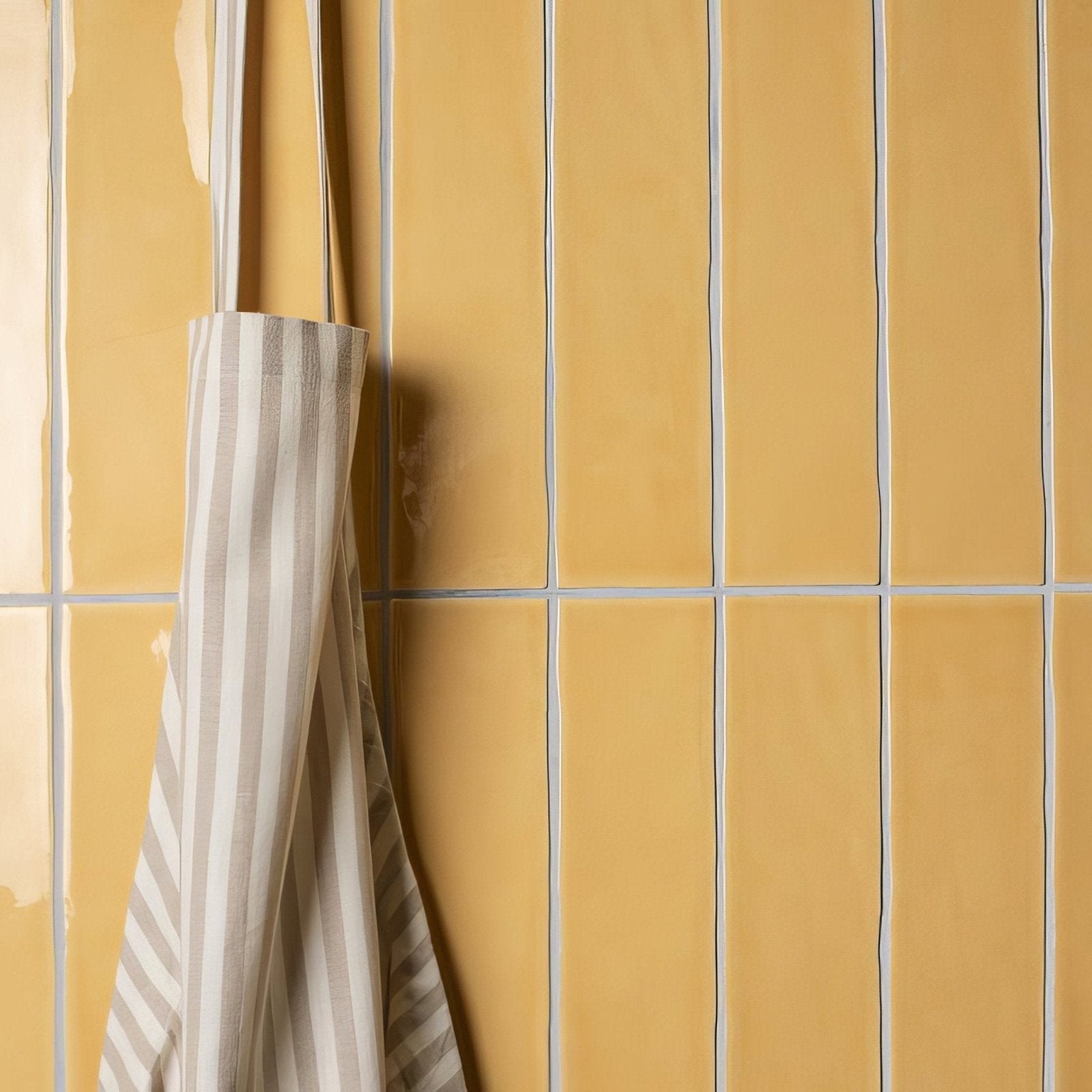 Straw Large Brick Tile – detail view 4