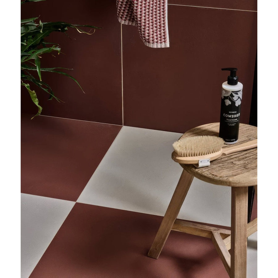Stucco Porcelain Textured Red – close-up detail