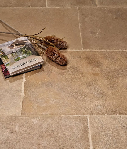Touraine Limestone Seasoned