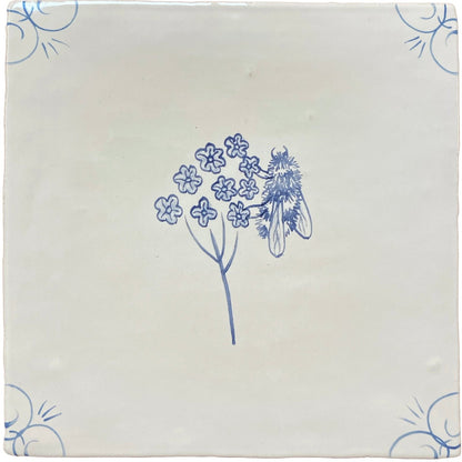 Traditional English Delft Bee 13 x 13cm Wall Tile