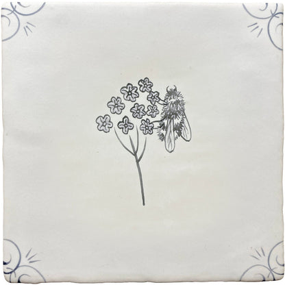 Traditional English Delft Bee 13 x 13cm Wall Tile