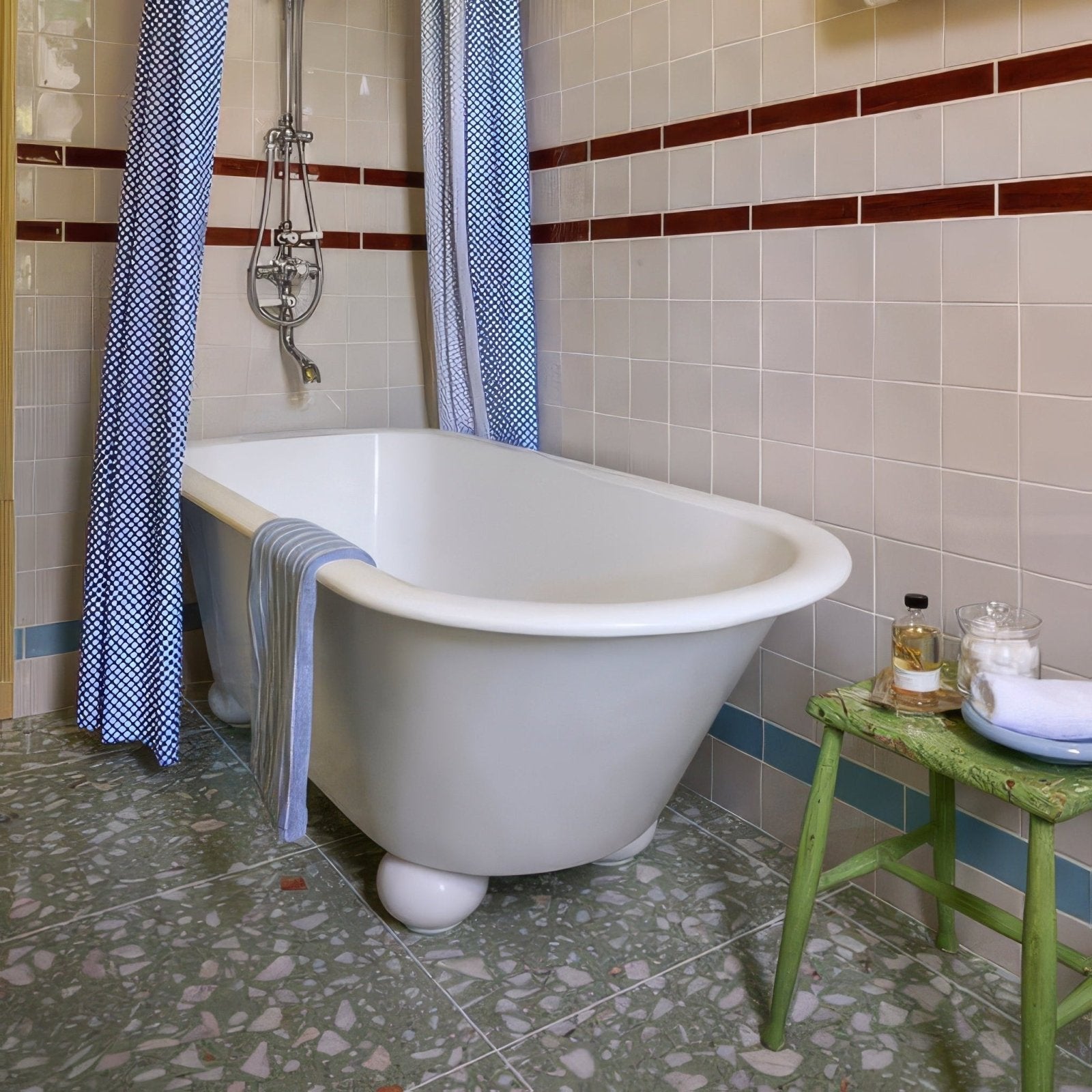 White clawfoot bathtub with rounded edges and classic pedestal legs in ceramic deep white square design