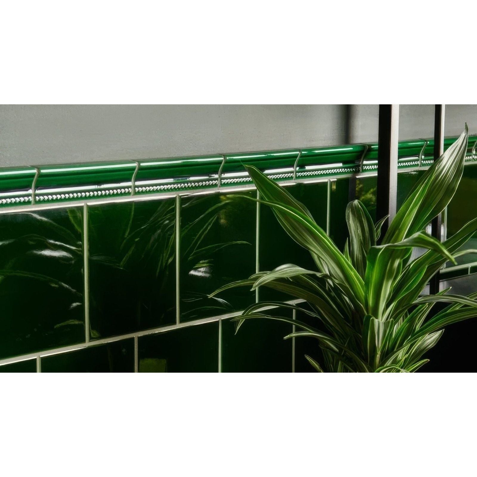 Victorian green field tile glossy deep green ceramic tiles with silver metallic grout lines in a field pattern