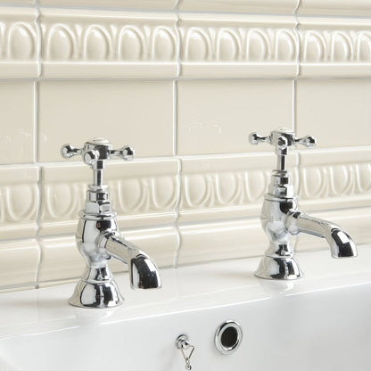 Vintage White Egg & Dart Moulding