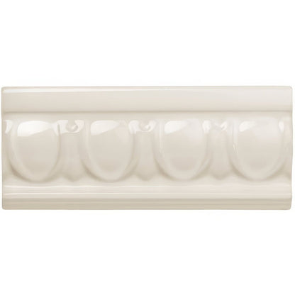 Vintage White Egg & Dart Moulding