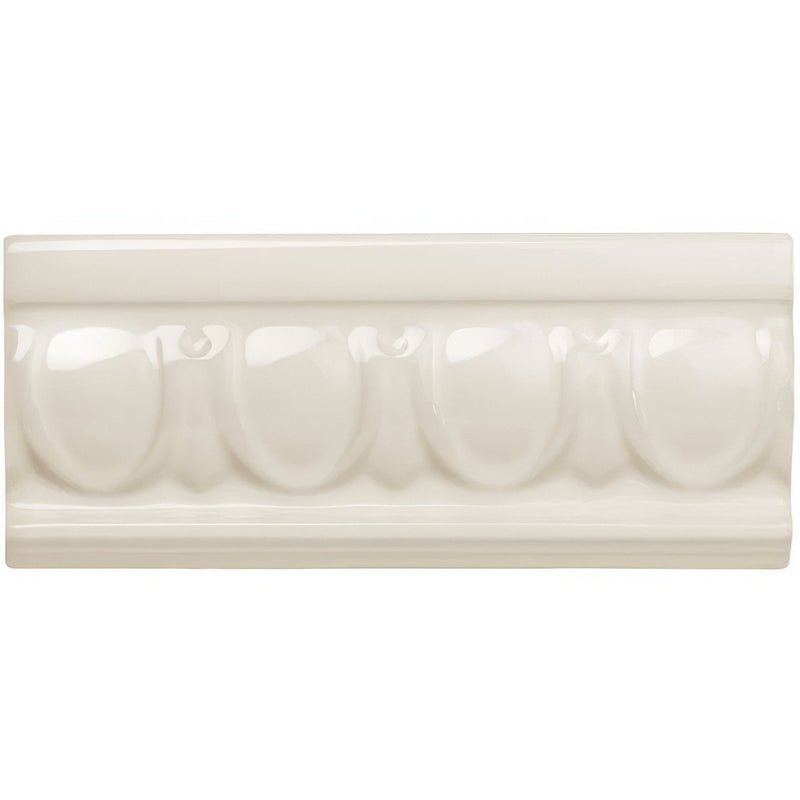 Vintage White Egg & Dart Moulding