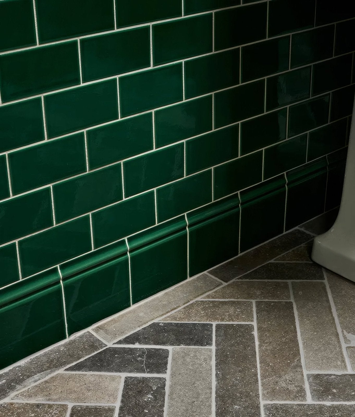 Wall Ceramic Emerald Green Skirting