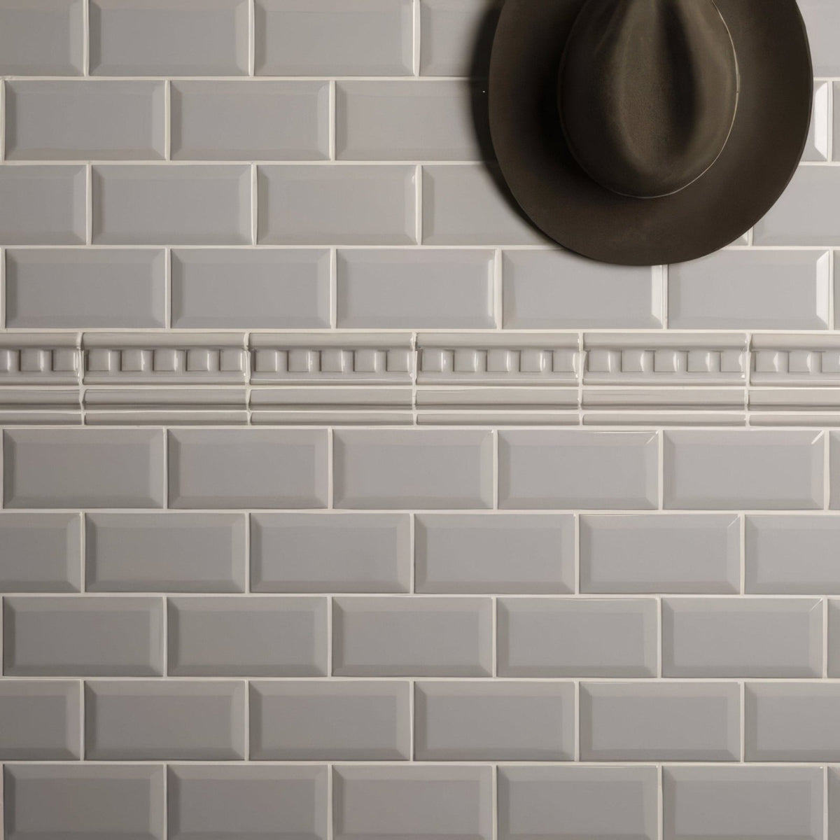 Westminster Grey Metro Bevelled Tile – detail view 2