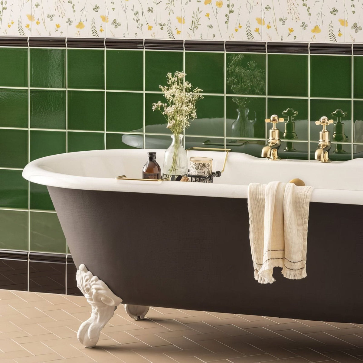Black clawfoot bathtub with white porcelain rim and ornate feet Wildflower Gold 60x30cm product image