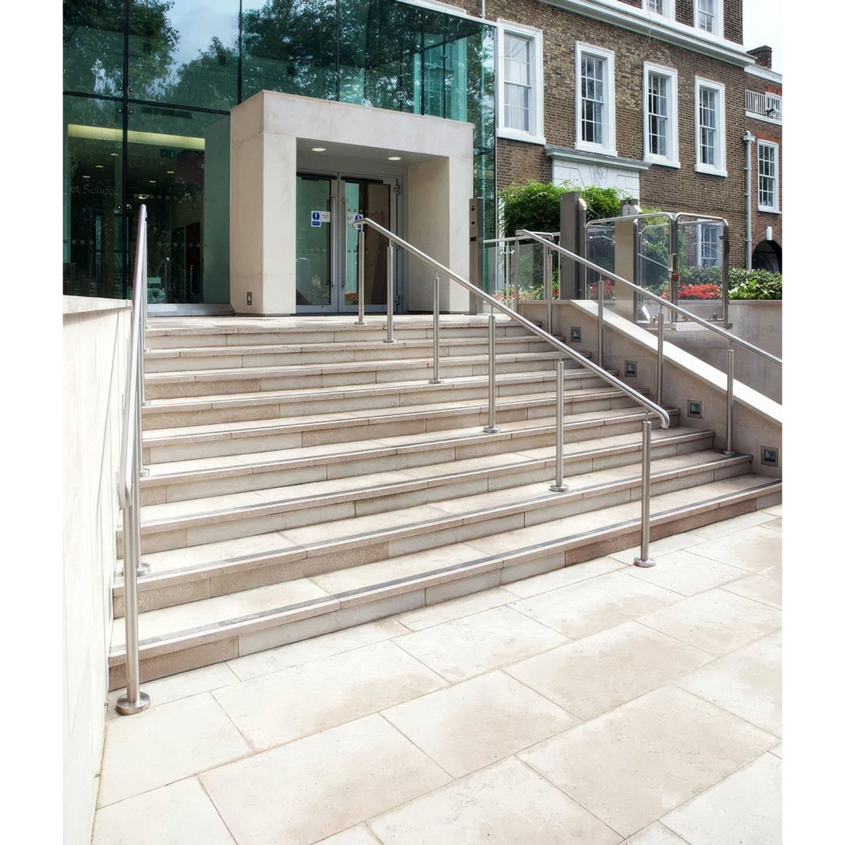 Wychwood Limestone Etched Finish – close-up surface detail