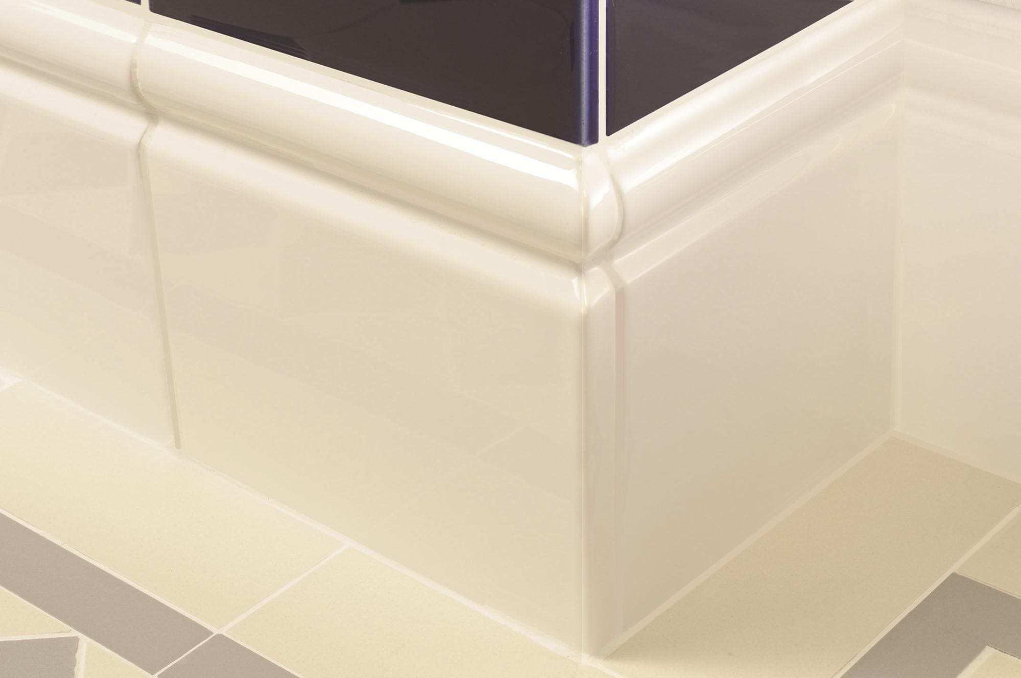 County White Skirting Right Corner